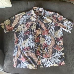 Paradise Blue short sleeve button up shirt